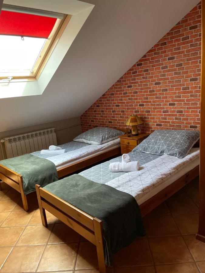 Hotel Restauracja Rozmarzyn Ostrzeszów Exteriér fotografie